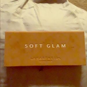 Anastasia Beverly Hills soft glam palette